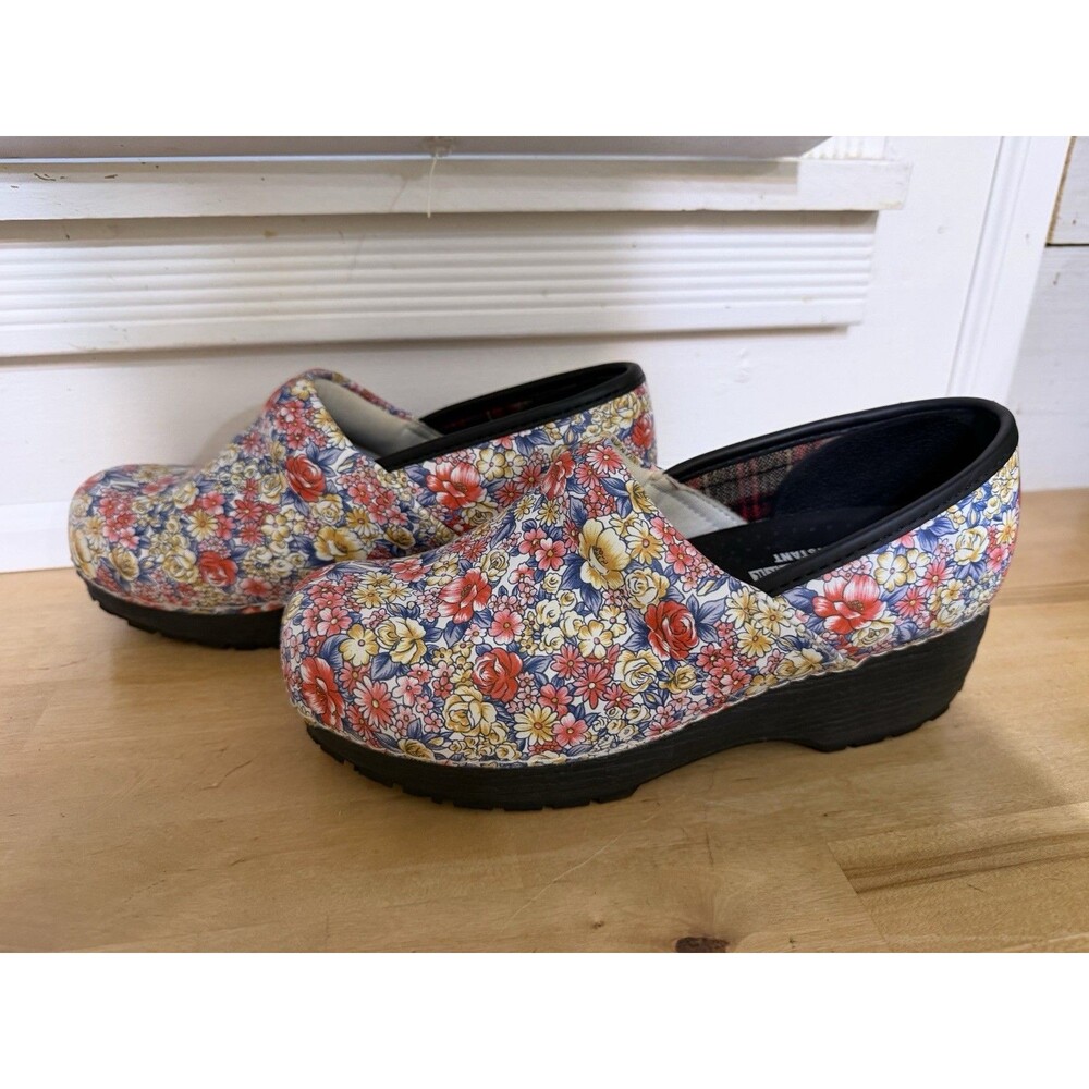 Skechers Work Womens Clogs Size 7.5 Floral Print Comfort Nurse Waitress Teacher